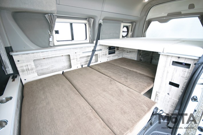 Amelia Light（アメリア ライト）／AtoZ