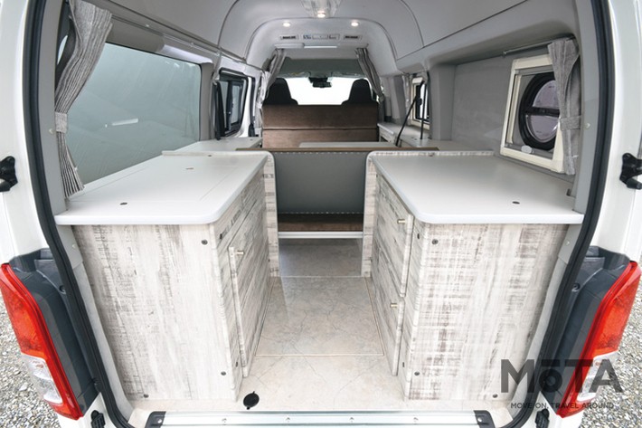 Amelia Light（アメリア ライト）／AtoZ