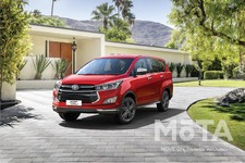 トヨタ イノーバツーリングスポーツ