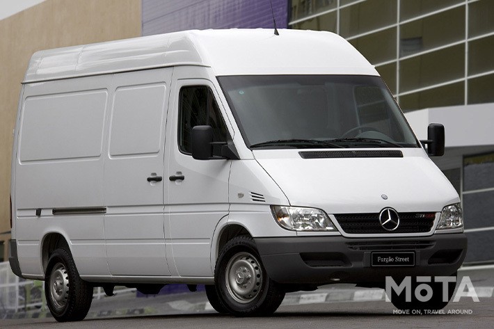 メルセデス・ベンツ　スプリンター