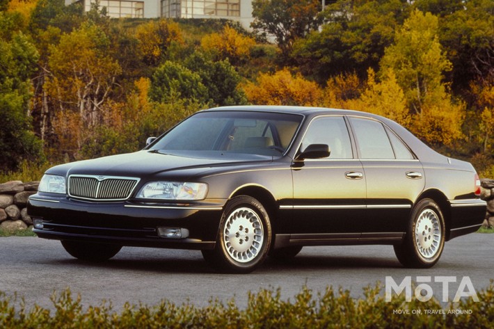 2代目「インフィニティ Q45」は一転コンサバなデザインに