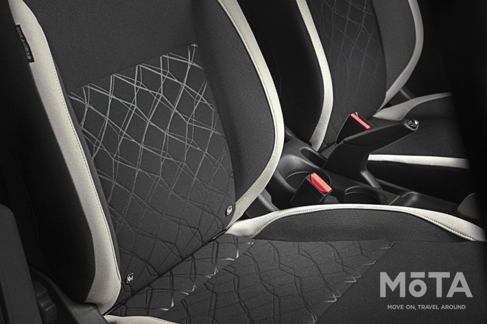 日産 マイクラ（北米仕様車）