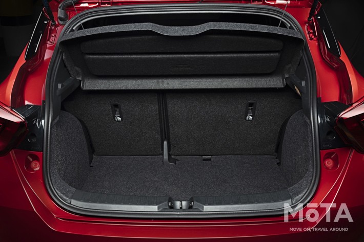 日産 マイクラ（北米仕様車）