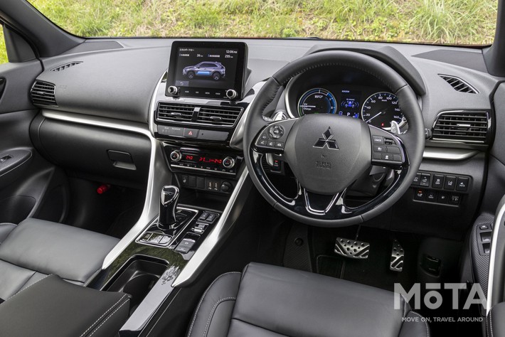 PHEVモデルにはターマック/グラベル/スノー/ノーマルの4種の走行モードを設定