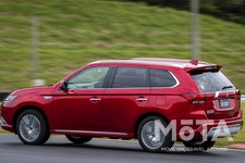 三菱 アウトランダーPHEV