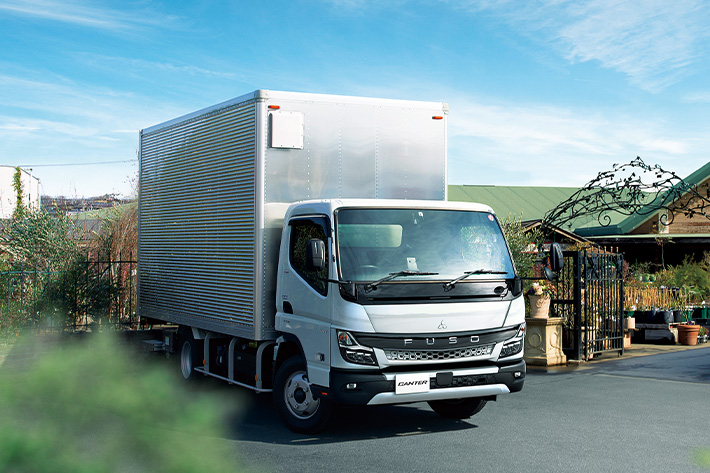 もう巻き込み事故は起こさせない！ 三菱ふそう 新型キャンター11月から