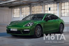 ポルシェ 新型パナメーラ 4S