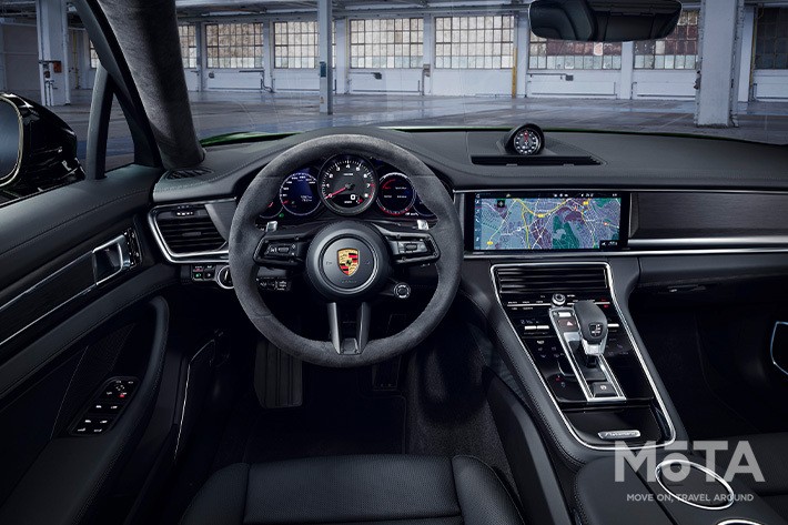 ポルシェ 新型パナメーラ 4S