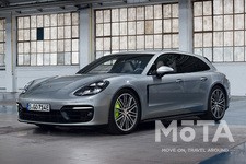 ポルシェ 新型パナメーラ 4 E-ハイブリッドスポーツツーリスモ