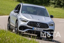 メルセデス AMG 新型GLA 45 S 4MATIC+