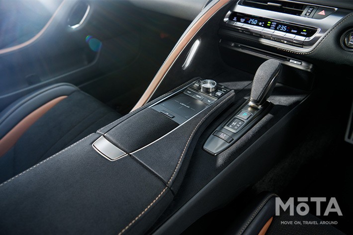 レクサス LC500h 特別仕様車“AVIATION”