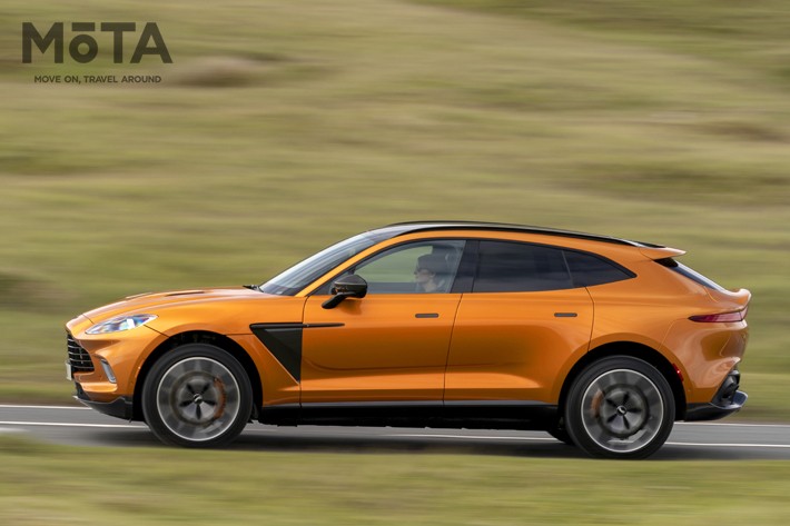 アストンマーティン DBX