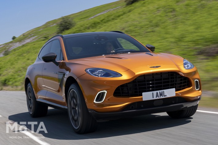 アストンマーティン DBX