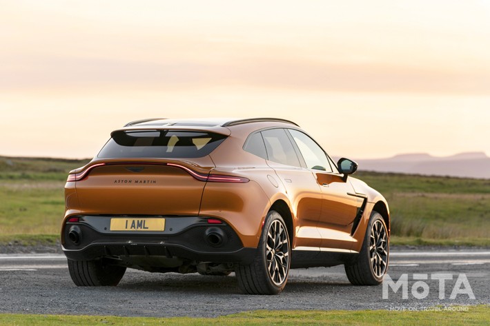 アストンマーティン DBX