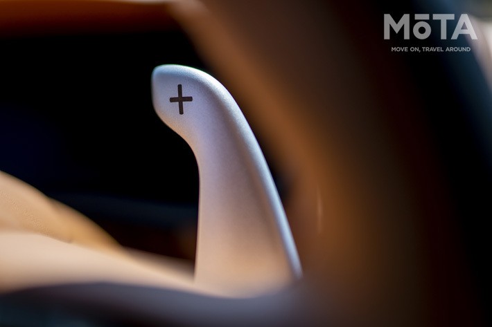 アストンマーティン DBX