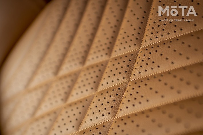 アストンマーティン DBX