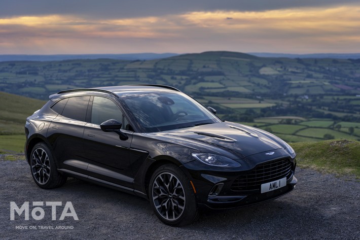 アストンマーティン DBX