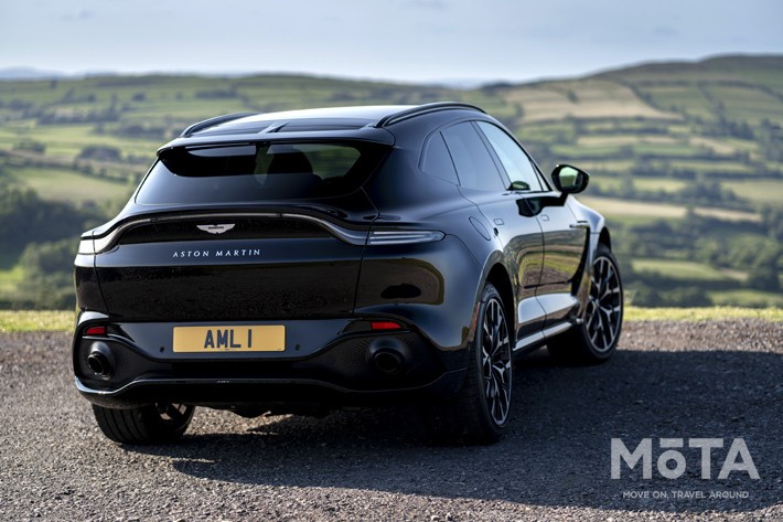 アストンマーティン DBX