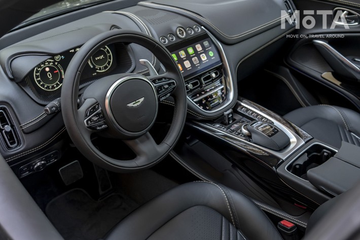 アストンマーティン DBX