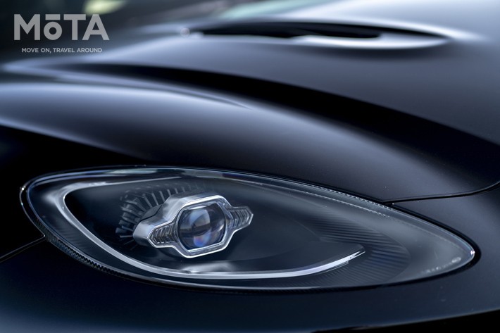 アストンマーティン DBX