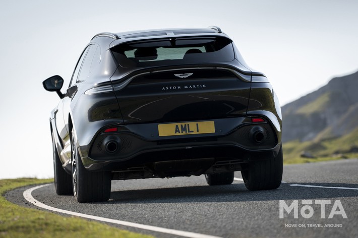 アストンマーティン DBX