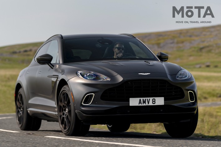 アストンマーティン DBX