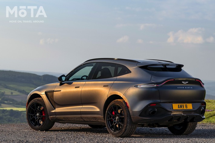 アストンマーティン DBX