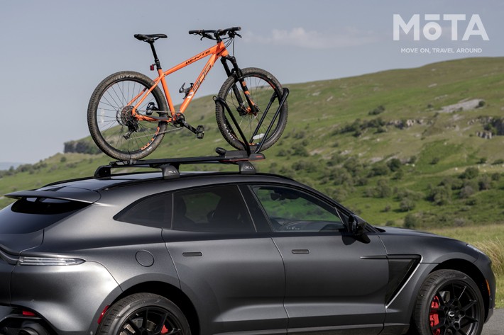 アストンマーティン DBX