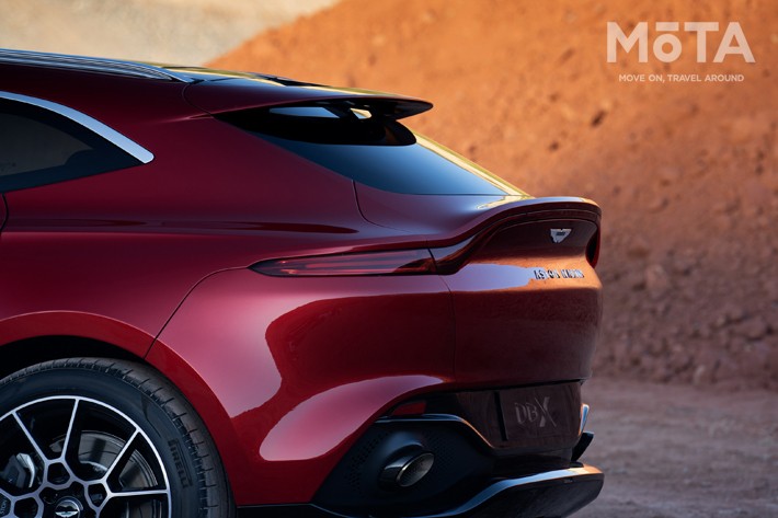 アストンマーティン DBX