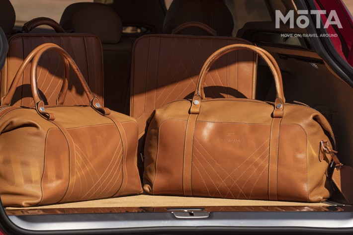 アストンマーティン DBX