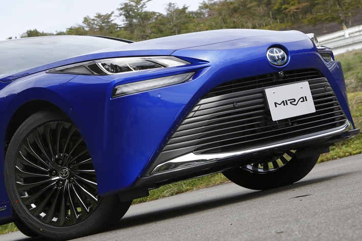 【写真で解説】エコカーから高級車へと変貌を遂げた新型MIRAIのインテリアをチェック