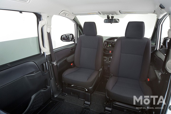 フロント回転シート