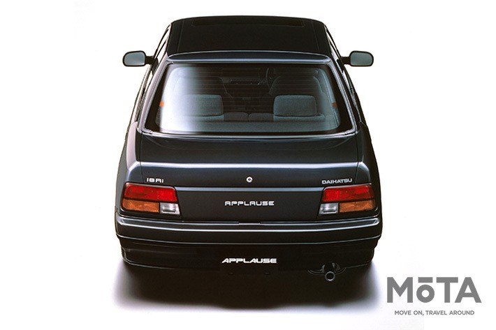 ■全長×全幅×全高:4260mm×1660mm×1375mm ■エンジン:直列4気筒 1589cc ガソリン ■最高出力:120PS/6300rpm ■最大トルク:14.3kg・m/4800rpm ■トランスミッション:4速AT ■駆動方式:FF ■販売期間:1989年~2000年 ※スペックは、1989年式 16Ri