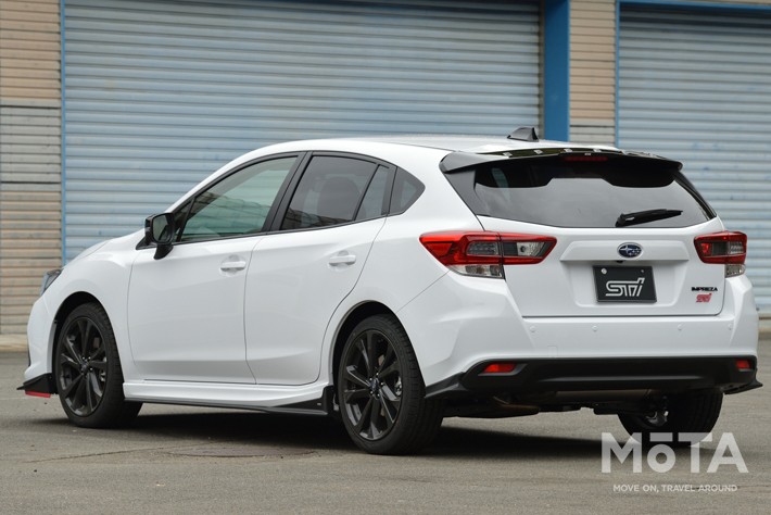 スバル インプレッサSTIスポーツ