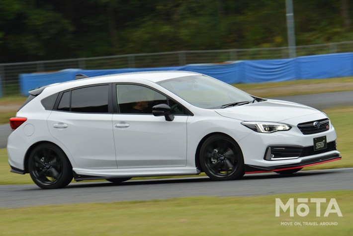 スバル インプレッサSTIスポーツ