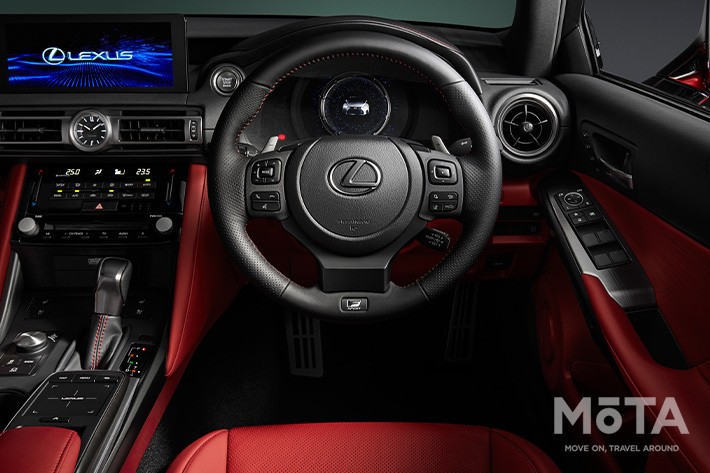 レクサス 新型IS “F SPORT”専用本革スポーツシート