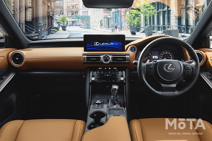 レクサス 新型IS300h“version L”