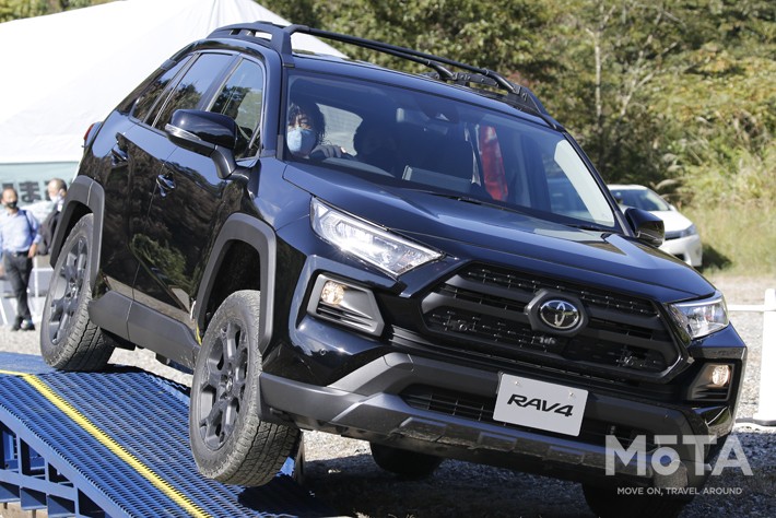 トヨタ RAV4 アドベンチャーオフロードパッケージ