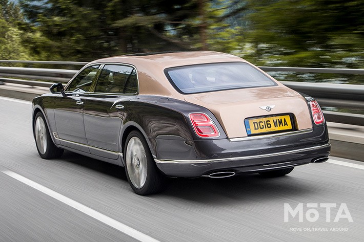 ■全長×全幅×全高：5575mm×1925mm×1530mm ■エンジン：V型8気筒 6747cc ガソリンターボ ■最高出力：512PS／4200rpm ■最大トルク：104.0kg･m／1750rpm ■トランスミッション：8速AT ■駆動方式：FR ■販売期間：2010年～2020年 ※スペックは、2019年式 6.75