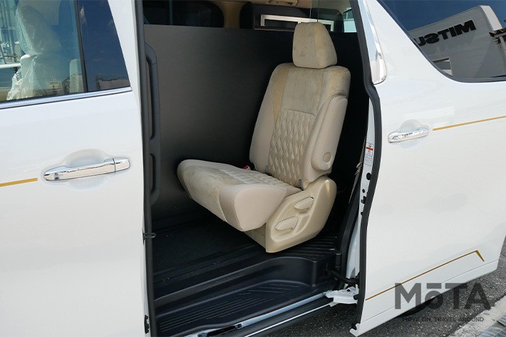 寝台霊柩車「プレミアムフュージョン」