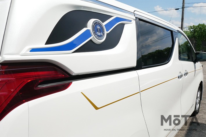 寝台霊柩車「プレミアムフュージョン」