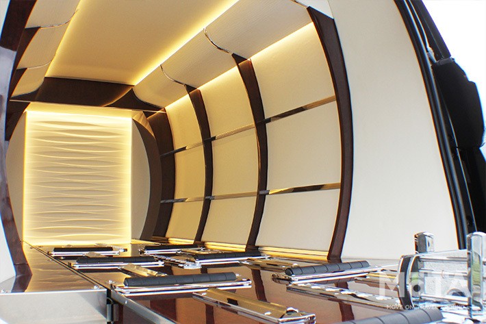 ヴェルファイアグランドリムジン