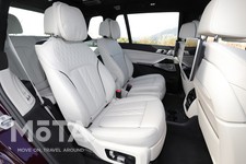 BMW X7 M50i