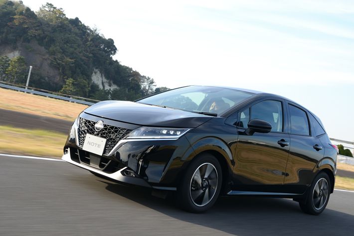 新型ノート買うならxグレード以外見ちゃダメ そのワケとは 1 3 徹底検証 年新型車種ー試乗レポート Mota 新型ノート買うならxグレード以外見ちゃダメ そのワケとは 1 3 徹底検証 年新型車種ー試乗レポート Mota