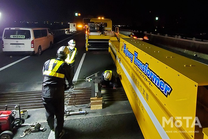 大型移動式防護車両 ハイウェイ・トランスフォーマー