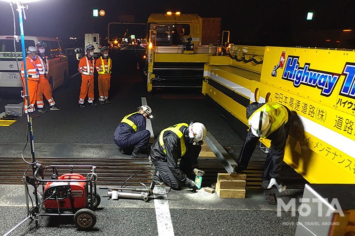 大型移動式防護車両 ハイウェイ・トランスフォーマー