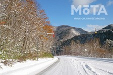 冬の道路のイメージ