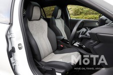 プジョー 新型208