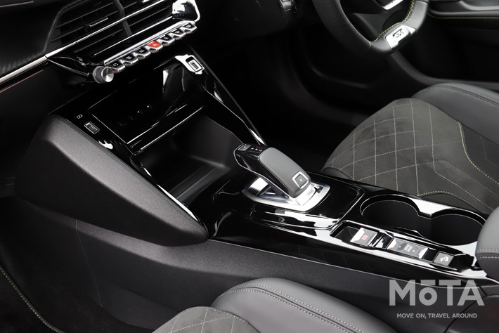 プジョー 新型2008