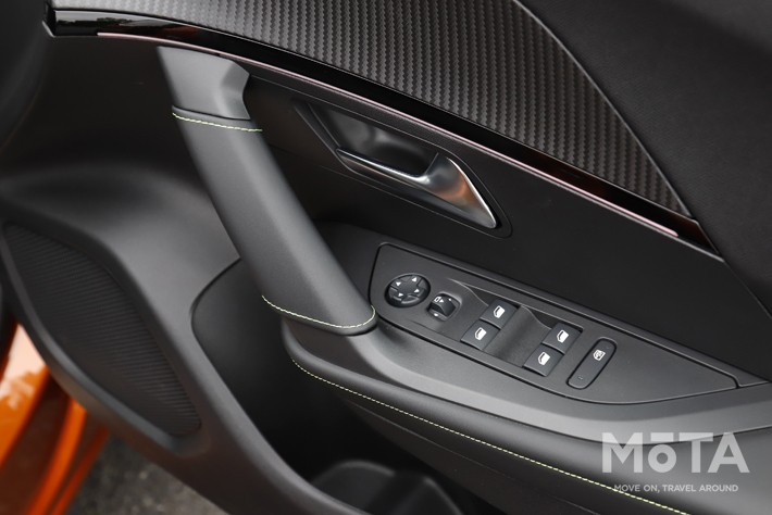 プジョー 新型2008